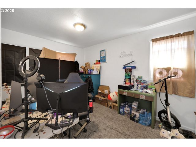 3118 RICHARD Ave, Eugene, OR 97402