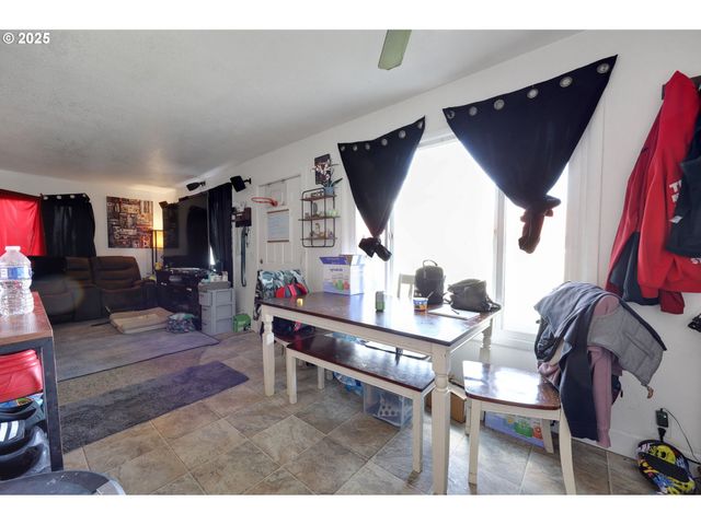 3118 RICHARD Ave, Eugene, OR 97402