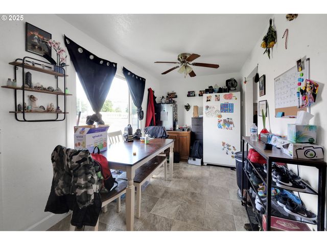 3118 RICHARD Ave, Eugene, OR 97402