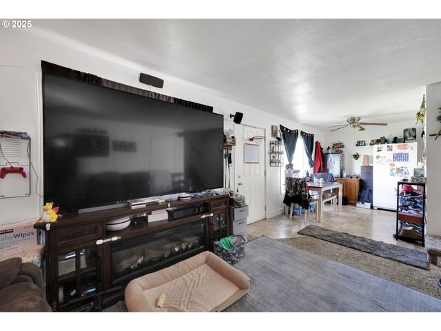 3118 RICHARD Ave, Eugene, OR 97402