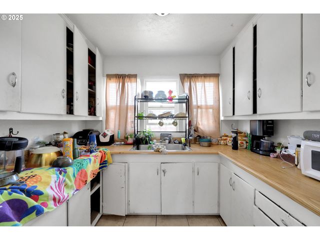 3118 RICHARD Ave, Eugene, OR 97402