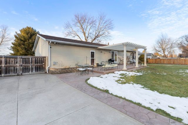 22410 Hanover Drive, Bristol, IN 46507