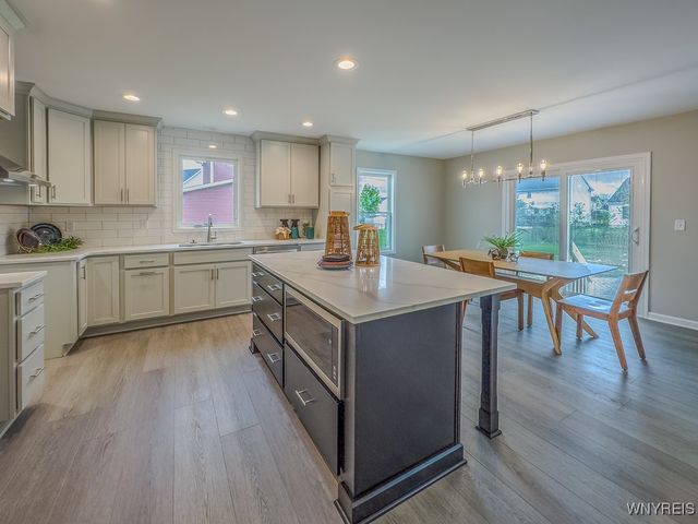 47 Greenspring Court, West Seneca, NY 14224