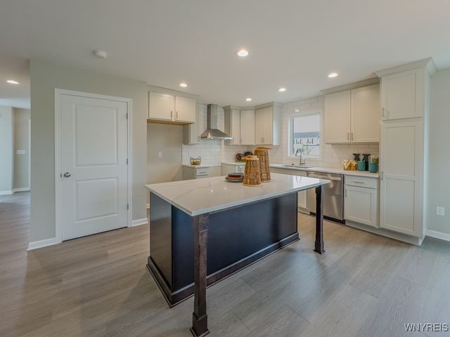 47 Greenspring Court, West Seneca, NY 14224