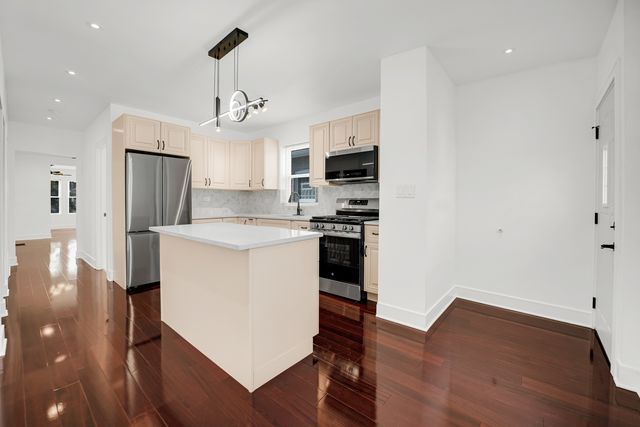 732 E 104th Place, Chicago, IL 60628