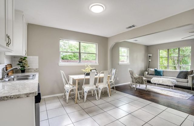 1707 Homeland Street, Dallas, TX 75212