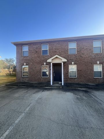 1717 Manning Dr, Clarksville, TN 37042