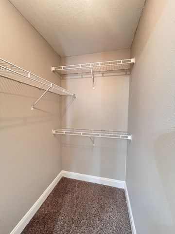 1717 Manning Dr, Clarksville, TN 37042