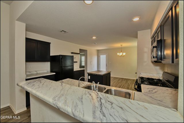 952 Orangetip Drive, Horizon City, TX 79928