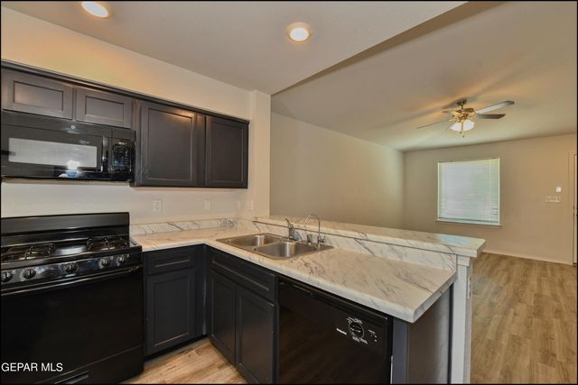 952 Orangetip Drive, Horizon City, TX 79928