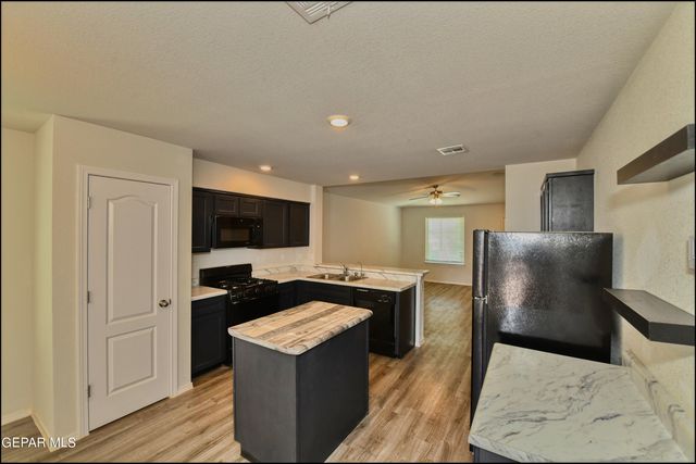 952 Orangetip Drive, Horizon City, TX 79928
