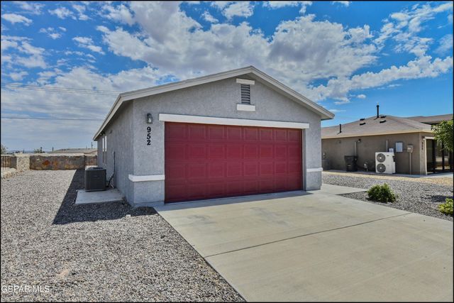 952 Orangetip Drive, Horizon City, TX 79928