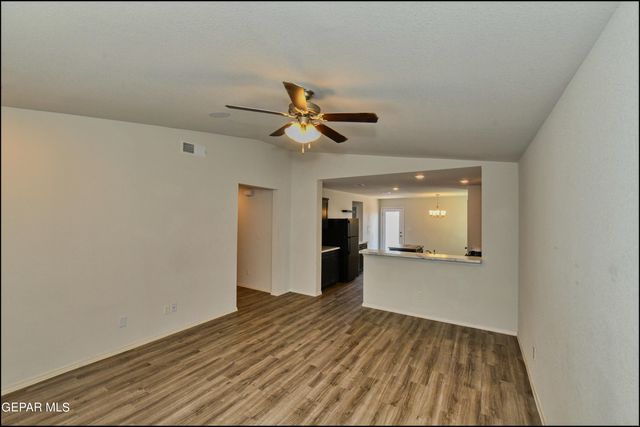 952 Orangetip Drive, Horizon City, TX 79928