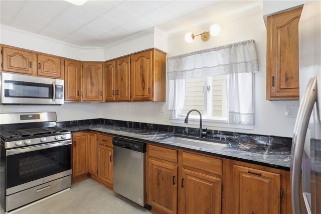 231 West Elm Street, East Rochester, NY 14445