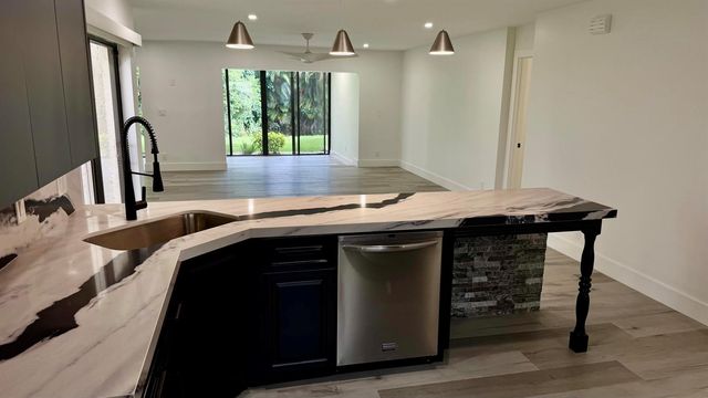 21695 Tall Palm Circle 4a, Boca Raton, FL 33433