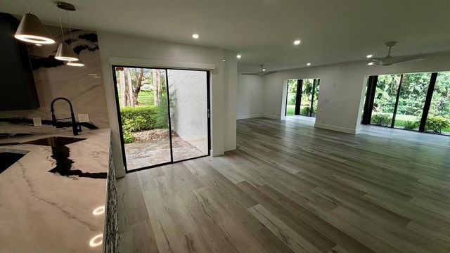 21695 Tall Palm Circle 4a, Boca Raton, FL 33433