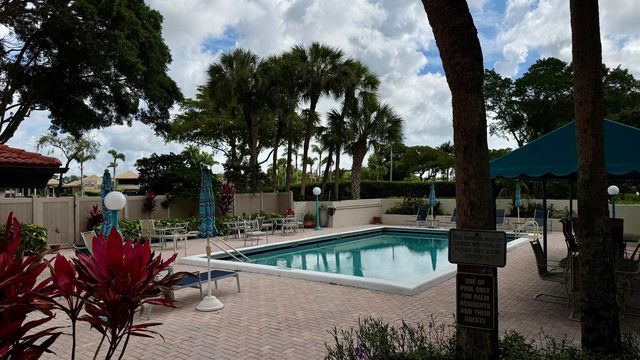 21695 Tall Palm Circle 4a, Boca Raton, FL 33433