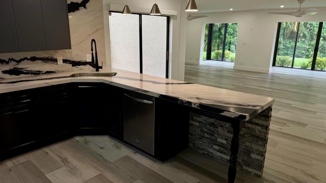 21695 Tall Palm Circle 4a, Boca Raton, FL 33433
