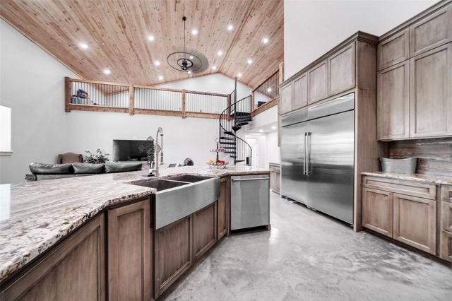 16865 Cowan Road, Alvin, TX 77511