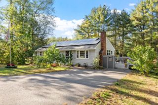 18 East St, Pepperell, MA 01463