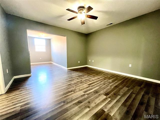 792 County Road 466, Poplar Bluff, MO 63901