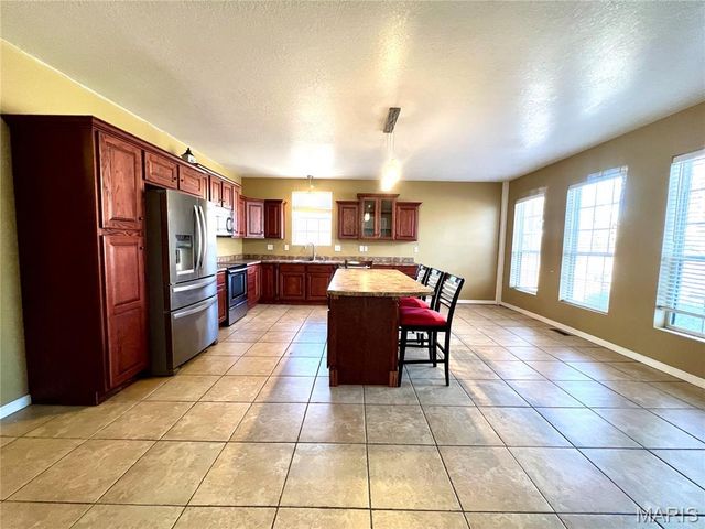 792 County Road 466, Poplar Bluff, MO 63901