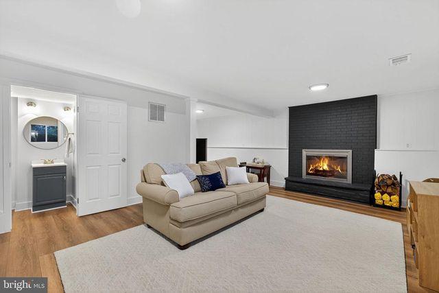 6410 NORDIX DR, Warrenton, VA 20187