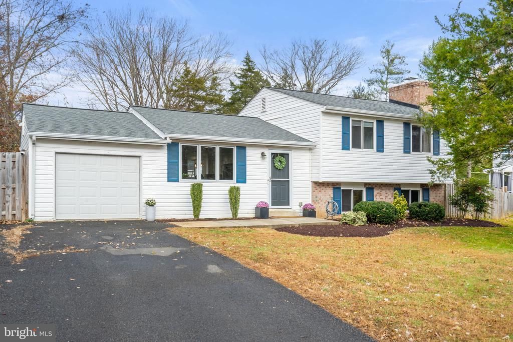 6410 NORDIX DR, Warrenton, VA 20187