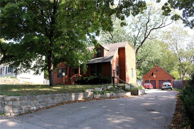 5801 Woodward Street, Merriam, KS 66202