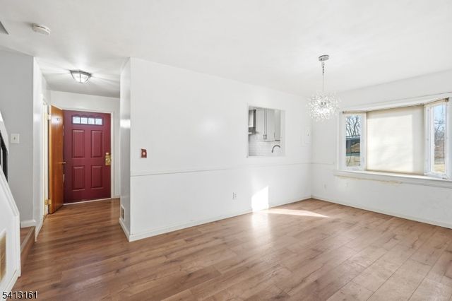 2 Lenape Trl, Washington Boro, NJ 07882