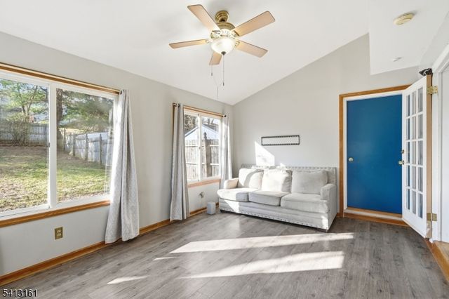 2 Lenape Trl, Washington Boro, NJ 07882