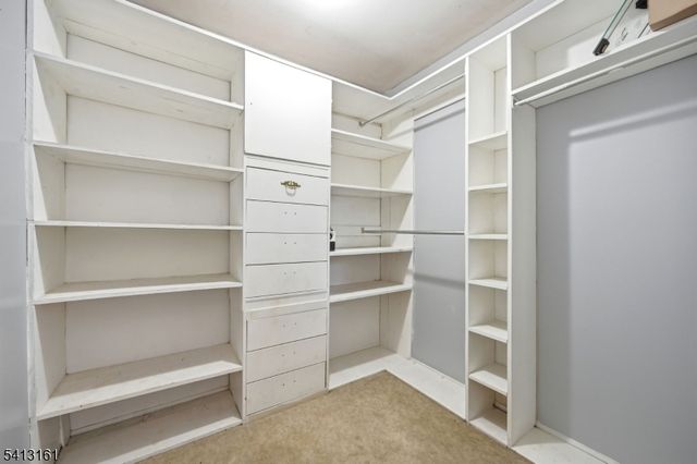 2 Lenape Trl, Washington Boro, NJ 07882