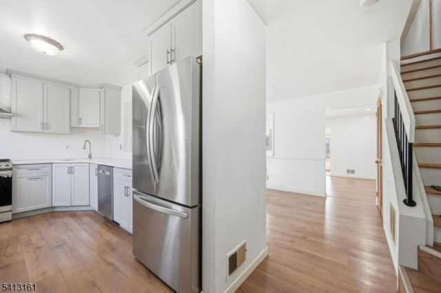 2 Lenape Trl, Washington Boro, NJ 07882