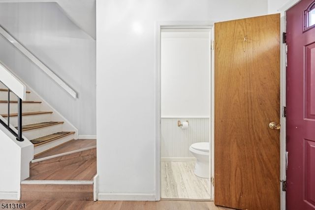 2 Lenape Trl, Washington Boro, NJ 07882