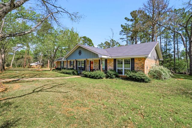 10763 S CR 461, Laneville, TX 75667