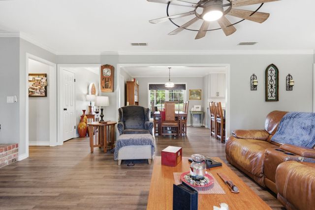 10763 S CR 461, Laneville, TX 75667