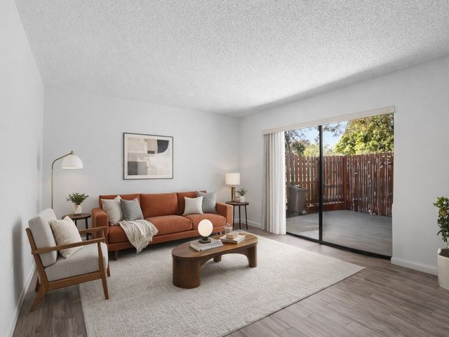 1458 N Lawnwood Circle 24B, Fort Pierce, FL 34950