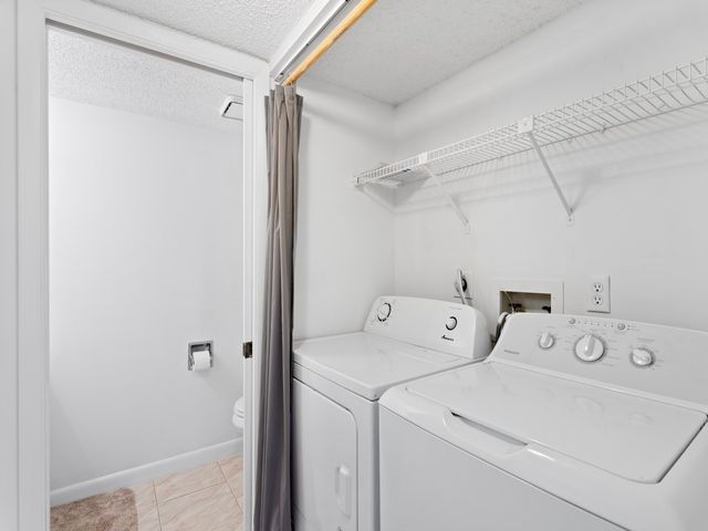 1458 N Lawnwood Circle 24B, Fort Pierce, FL 34950