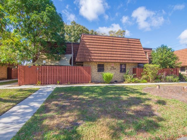 1458 N Lawnwood Circle 24B, Fort Pierce, FL 34950