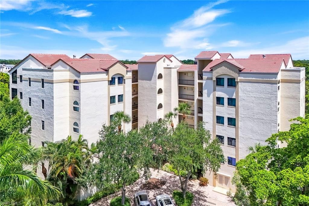 6520 Valen WAY 104, NAPLES, FL 34108 — exterior
