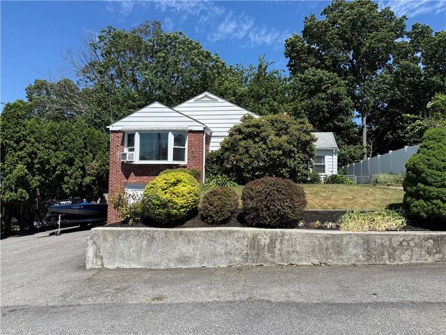 59 N Williams Street, Johnston, RI 02919
