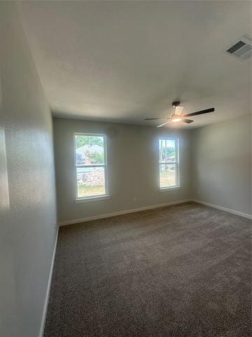 1400 N Business 287, Decatur, TX 76234