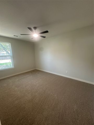 1400 N Business 287, Decatur, TX 76234
