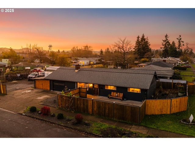 1180 12TH St, Springfield, OR 97477