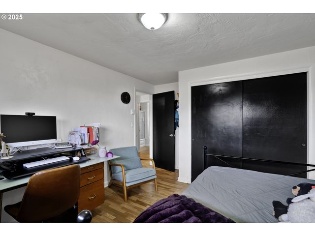 1180 12TH St, Springfield, OR 97477