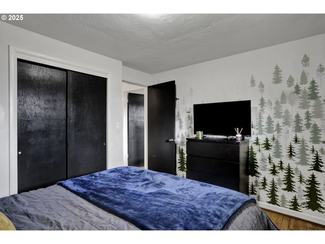 1180 12TH St, Springfield, OR 97477