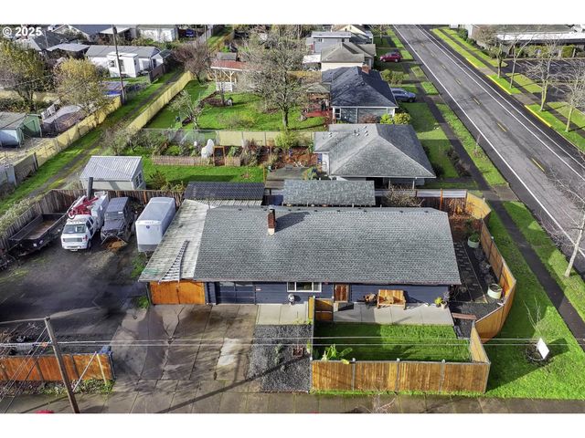 1180 12TH St, Springfield, OR 97477