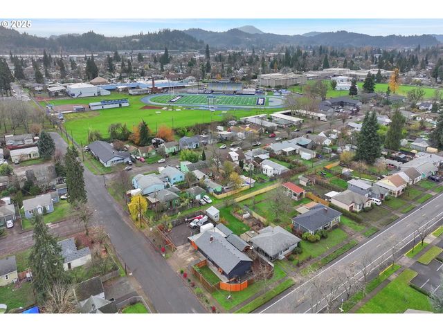 1180 12TH St, Springfield, OR 97477