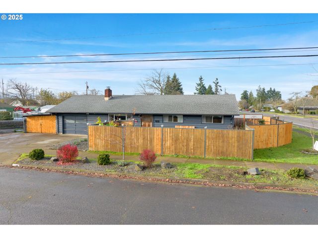 1180 12TH St, Springfield, OR 97477