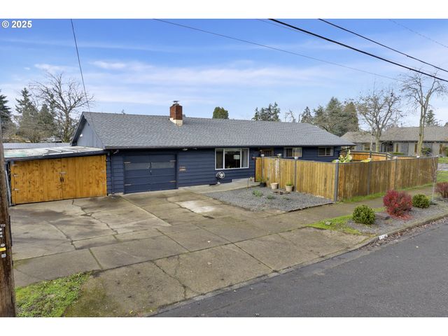 1180 12TH St, Springfield, OR 97477